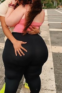 Mega balls brazilian bbwTWIN pear Lucia Maiss