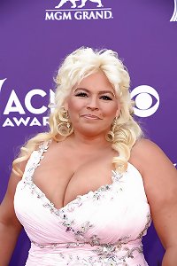 Beth Chapman - the knockers are Back!